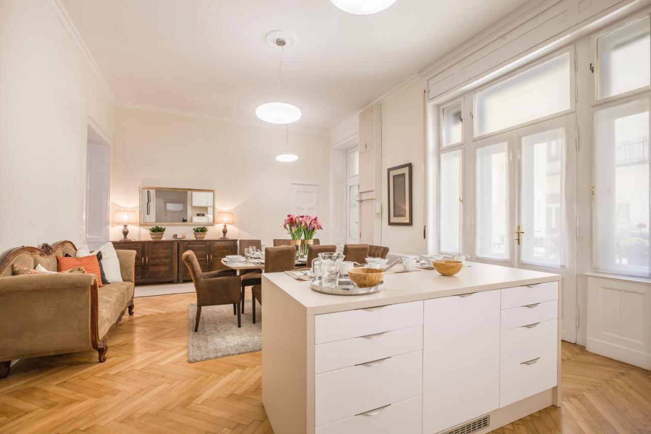Modernized Unique Huge Central Apartment On 135Sqm Budapest Ngoại thất bức ảnh