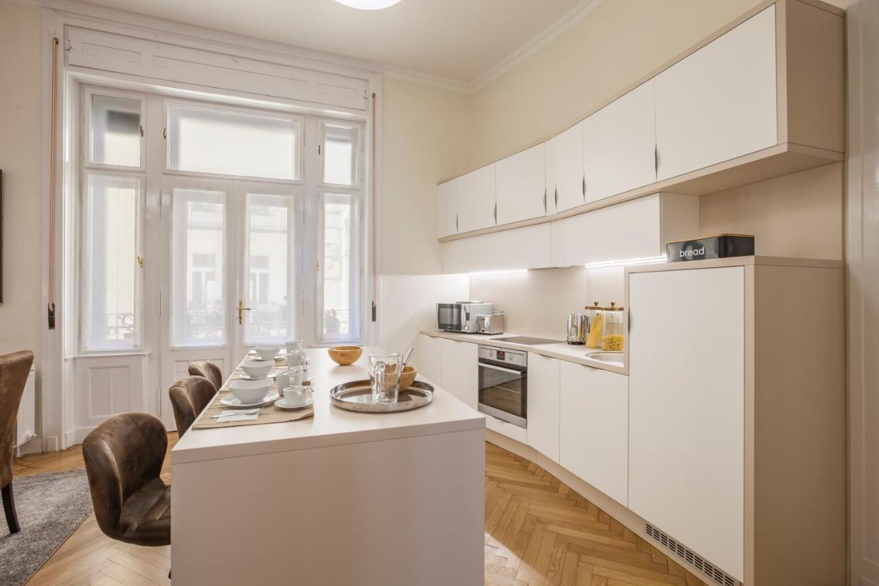 Modernized Unique Huge Central Apartment On 135Sqm Budapest Ngoại thất bức ảnh