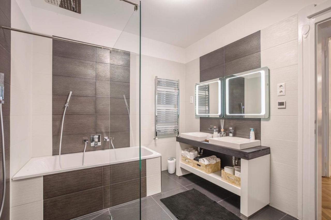 Modernized Unique Huge Central Apartment On 135Sqm Budapest Ngoại thất bức ảnh